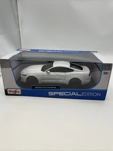 Maisto 2015 FORD MUSTANG  GT ~ SPECIAL EDITION ~ White 1:18 Diecast Model Car - Picture 1 of 14