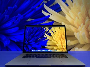 2019+ MacBook Pro 15" Touch Bar Retina 5.0GHz i9 TURBO 555X 32GB RAM 512GB SSD - Picture 1 of 17