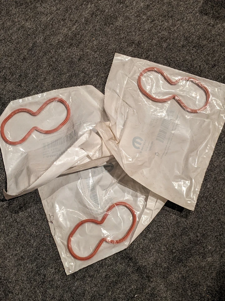 Paquete de tres juntas plenum de admisión Chrysler Dodge 1998-2010 2,7 OEM# 4663759 Foto 1 de 3