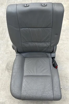 01-04 TOYOTA SEQUOIA ЗАДНИЙ ДИВАН ПРАВЫЙ ПАССАЖИР СЕРЫЙ СИДЕНЬЕ 2-Й РЯД КОЖИ - Изображение 1 из 4