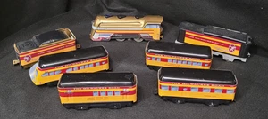 Locomotora de vapor FAU Toys (Marx) # 1564 Milwaukee Road Hiawatha 0-4-0 y 6 coches - Imagen 1 de 24