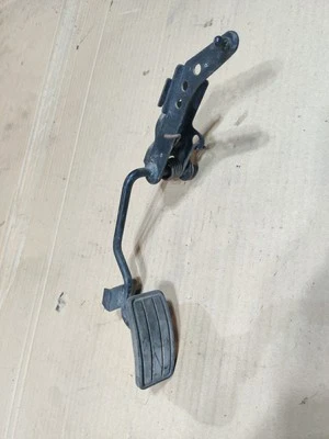 89-98 GEO TRACKER SUZUKI SIDEKICK ACELERADOR PEDAL MONTAJE ACELERADOR GAS COMBUSTIBLE Foto 1 de 2