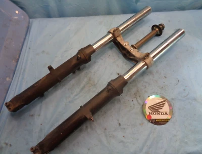 2004 Honda ST 1300 garfos dianteiros com árvore tripla inferior reta - Imagem 1 de 4