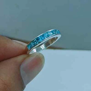 Conjunto Topacio Suizo Chenal Anillo de Eternidad, Delicado Anillo Banda Apilable, Anillo Minimalista, - Imagen 1 de 4