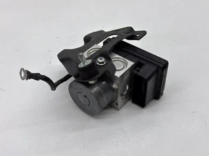 2017 17 KTM RC390 390 DUKE ABS BRAKE PUMP MODULE CONTROL WORKS - Picture 1 of 3