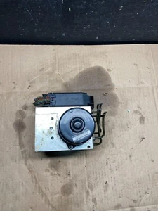 2002 - 2005 Mercedes CLK350 ABS Anti Lock Brake Pump Module N2716 DG - Picture 1 of 9