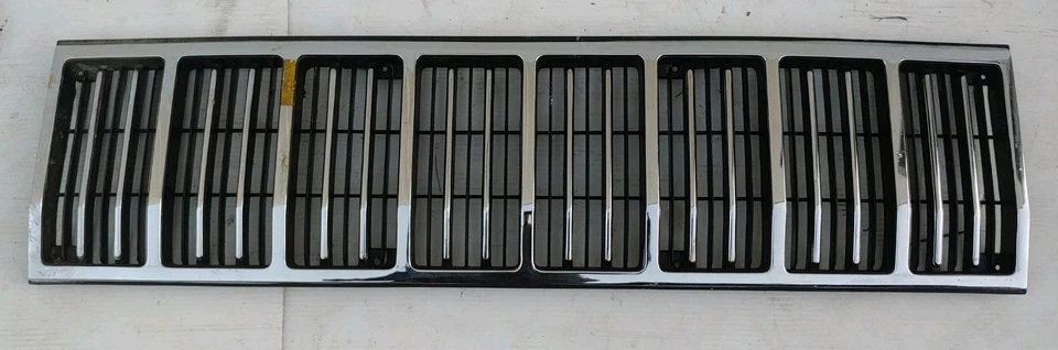 Nuevo Jeep Cherokee Comanche parrilla cromada 1988-1990 55013146 Foto 1 de 3