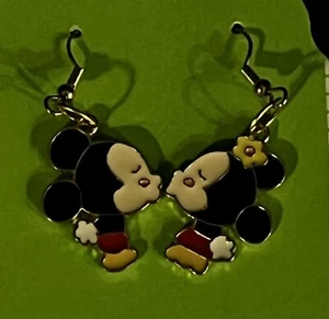 Kissing Mickey & Minnie Mouse French Wire Earrings Enamel on Gold Tone Metal - Picture 1 of 2