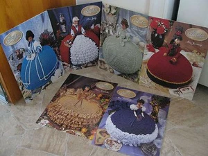 ANNIES' ATTIC ~ patrones de ganchillo para VESTIDOS DE CAMA MUÑECA COLECCIÓN 1997 - Imagen 1 de 12