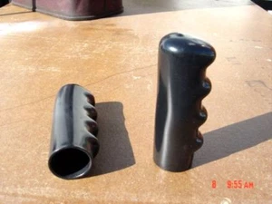 1" I/D RUBBER GRIPS - FITS 3/4" I/D BLACK PIPE - YOU GET (1 PAIR) = 2 - Picture 1 of 2