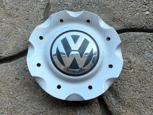 VW VOLKSWAGEN PASSAT OEM WHEEL CENTER CAP SILVER FINISH 3B0 601 149 L 2003-2005 - Picture 1 of 2