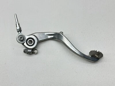 Nuevo 2024 KTM 65SX Pedal de freno trasero OEM Palanca de pie A40513050044 Dirtbike 65 SX Foto 1 de 4