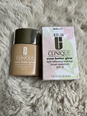 Clinique Even Better Glow Spf 15 Light Reflecting Make Up (WN 04 BONE) 1oz/30ml - Image 1 of 4