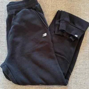 New Balance Black Boys Jogging Pants Size L - Picture 1 of 2