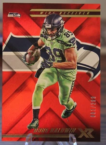 2018 Panini XR Red /299 Bookend (#001) DOUG BALDWIN #93 - Seattle Seahawks - Foto 1 di 3