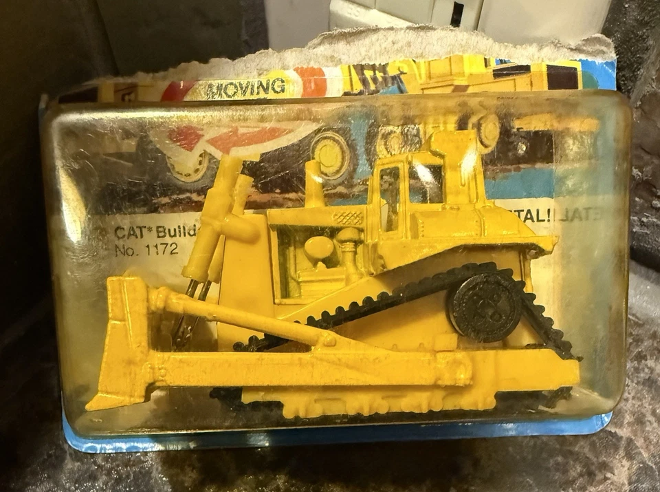 1983 Hot Wheels Workhorses No. 1172 CAT Bulldozer - Image 1 of 2