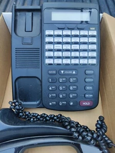 COMDIAL DX-80 7260-00 HAC Display Business Office Phone: 30 Button + Speaker - Picture 1 of 5