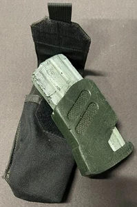 Starship Troopers Stunt Foam Morita Mag & Pouch & COA Screen Used Original Prop - Picture 1 of 5