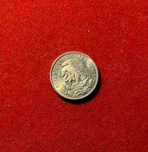 Mexico 1966 25 Centavos UNC Closed Beak KM#444 180K Mintage T2459a - Picture 1 of 2