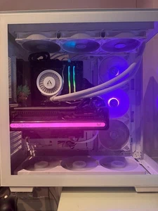 CPU: AMD Ryzen 7 7800X3D (8 core, 16 thread, 3D V-Cache) • GPU: Sapphire Nitro+ - Foto 1 di 7