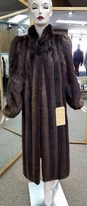 Natürlicher brauner Letout Langhaar Biberfell 50" Mantel-Größe 6-8 - Bild 1 von 3