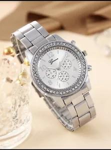 Silver Color Women's Fashionable Steel Strap Quartz Watch For Valentine's Day - Picture 1 of 3