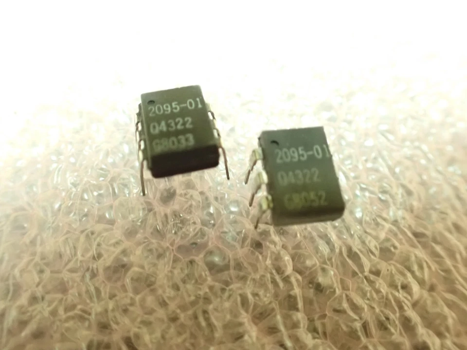 General Instruments Q4322 IC 2095-01 DIP6 (X2) 6-Pin Unit (2 Units) UK Stock - Image 1 of 3