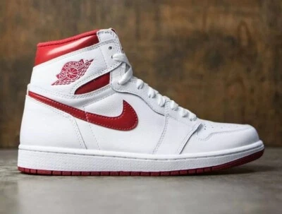 Talla 12 - Jordan 1 Retro Alto OG Rojo Metálico 2017 555088-103 3 4 Foto 1 de 4