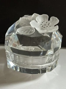 VTG SWAROVSKI CRYSTAL Heart Shaped Jewelry Ring Box Frosted Flower Lid Old Mark - Picture 1 of 24