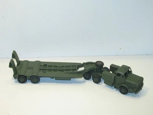 DINKY TOYS, camion porte char militaire anglais ANTAR - Picture 1 of 6