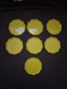 Vintage Lot 3.25" Hard Plastic Yellow Flower Coaster Set of 7 - Picture 1 of 5