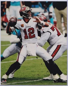 Tom Brady Tampa Bay Buccaneers Unsigned 8x10 Photo - Picture 1 of 1