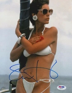 Jamie Lee Curtis Reproduction Signature 8 x 10 Photo Free Top loader - Picture 1 of 3