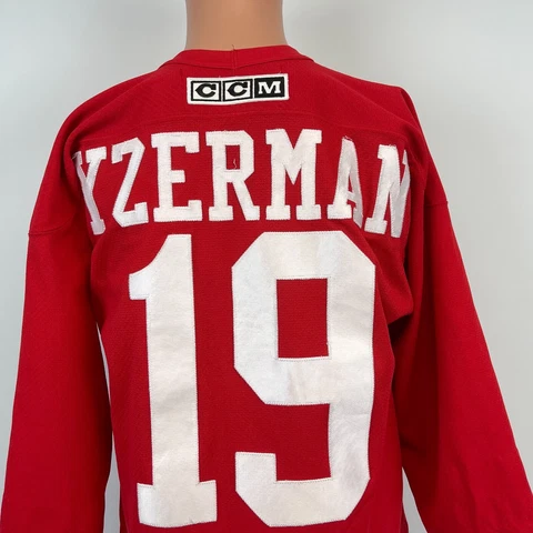 CCM Steve Yzerman Detroit Red Wings Center Ice Jersey Vtg 90s NHL Hockey Sewn S Cover