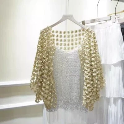 Camisas soltas femininas feitas à mão com miçangas de pérolas de renda oca meia manga - Imagem 1 de 4