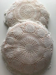 Vintage Set of 2 Crocheted Peach Lined Round Decorative Cushions - FREE POSTAGE - Picture 1 of 7