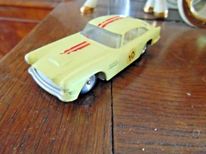 SOLIDO SERIE 100 ASTON MARTIN DB 4 SANS BOITE DECALQUES ABIMEES - Foto 1 di 7