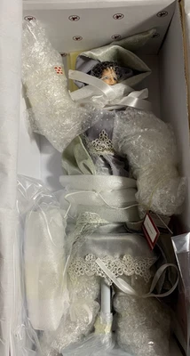 Ashton-Drake Galleries — Синди Макклюр — Снежная королева с совой — 16-дюймовая фэнтезийная кукла - Изображение 1 из 4