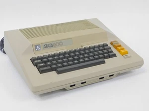 Atari 800 Console Computer Vintage Sistema di Gioco (SN 475964, non si accende) - Foto 1 di 6
