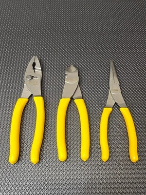 Juego de 3 alicates para gatos hechos por herramientas a presión amarillo oruga Foto 1 de 4
