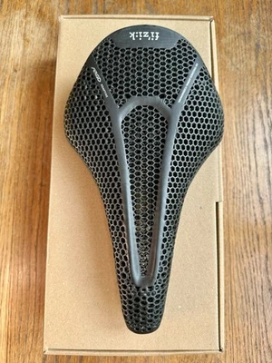 Sillín adaptativo Fizik Vento Argo R3 150 mm, negro Foto 1 de 4