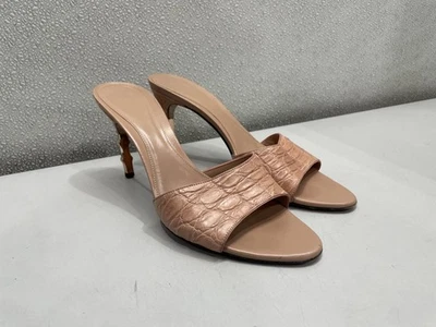 Sandalias Gucci Beige Cocodrilo Cuero Repujado Metal Tacón Para Mujer US 8B *Usadas* Foto 1 de 4