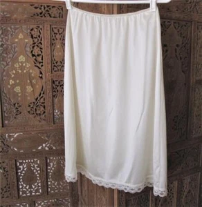60's 70's Vintage DEENA Medium Half Slip Made in USA Cream RN#38922  Lace Hem - Picture 1 of 5