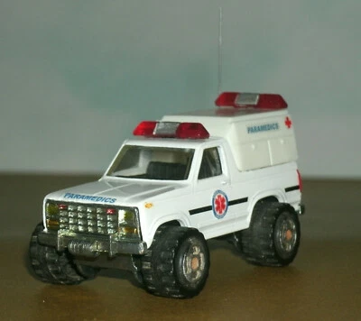 Vehículo de rescate fundido a presión Ford Bronco Paramédic 1980 escala 1/64 4x4 (hecho a medida) Foto 1 de 4