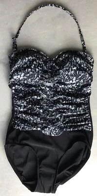 Traje de baño halter acolchado de una pieza verde aguamarina 8/10 con volantes en capas negro gris Foto 1 de 4