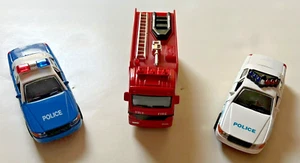 CAMIÓN DE RESCATE DE BOMBEROS 2 COCHES DE POLICÍA PLÁSTICO FUNDIDO A PRESIÓN 5" PUERTAS RETROCESO ABIERTAS LOTE NUEVO - Imagen 1 de 4