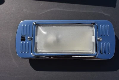 47 48 49 50 51 52 53 54 CHEVY & GMC CAMIÓN CABINA CROMADA INTERIOR DOMO MONTAJE LÁMPARA Foto 1 de 3