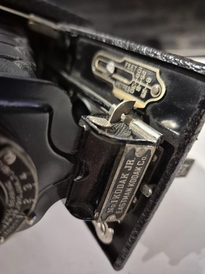 ancien appareil photo kodak àsoufflet+trepied+étui en cuir - Photo 1/4