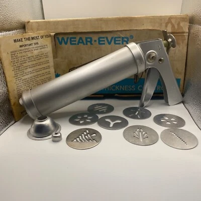 Vintage Wear-Ever Cookie Gun with Thickness Control 8 Cookie Shapes 1 Tip OG Box - Image 1 of 4