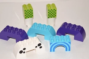 Lot LEGO Duplo 4-2x6x2 Slope Curved 1-2x4x2 Arch w/ Blue Half Circles & More - Picture 1 of 4